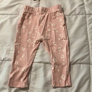 Pink and white cheetah print leggings